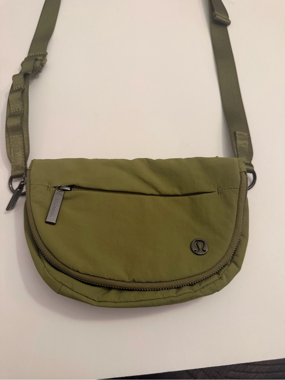 lululemon athletica Olive Crossbody Messenger Bag